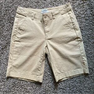 L.L. Bean Women's Lakewashed Chino Shorts Mid-Rise Bermuda Favorite Fit Sz 2, B